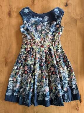 Closet London Navy Floral Pleated Skater Dress with Pockets Size US 8